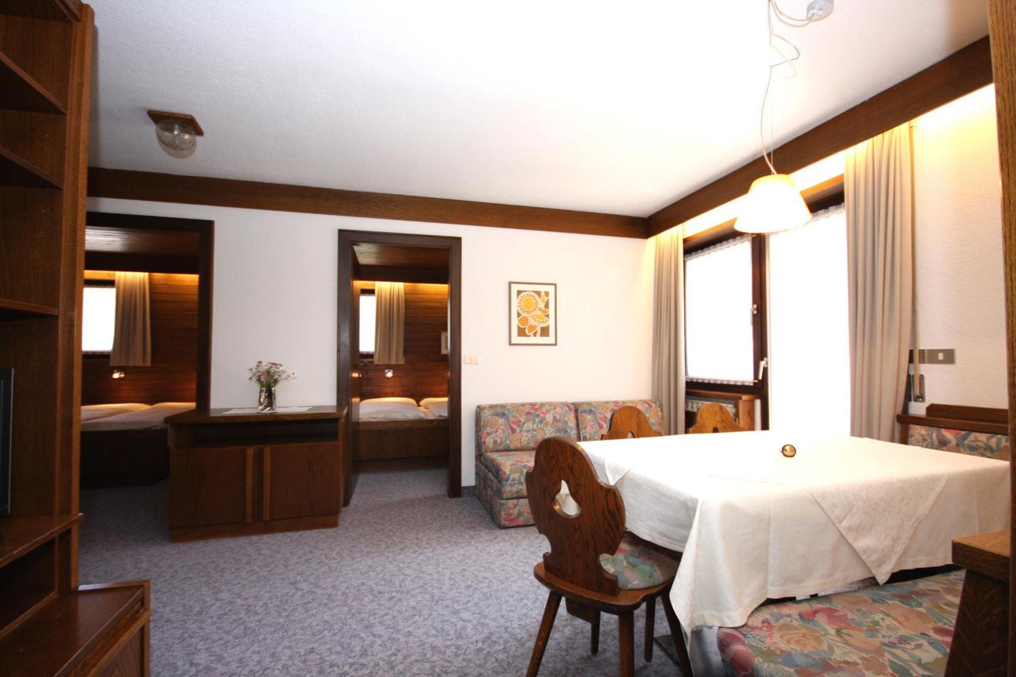 Apartments Residence Alta Badia Кольфоско Номер фото