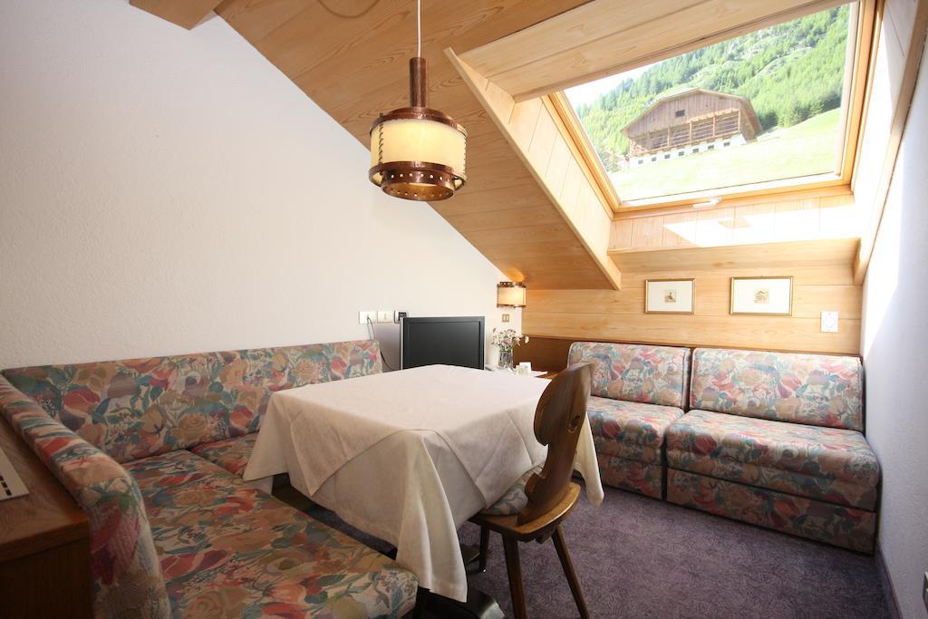 Apartments Residence Alta Badia Кольфоско Номер фото